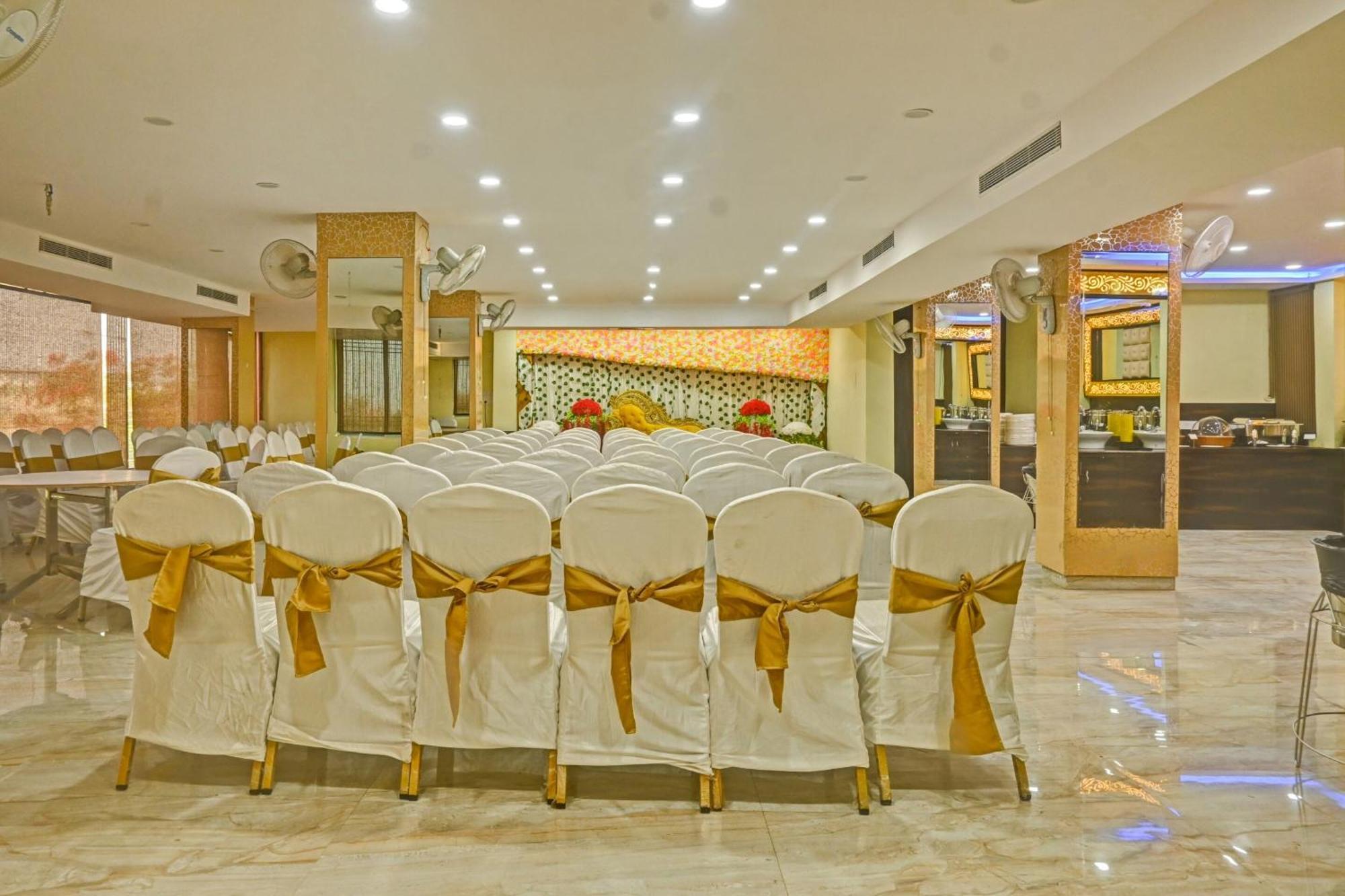 Oyo Tulsi Angan Hotel Danapur Exterior foto